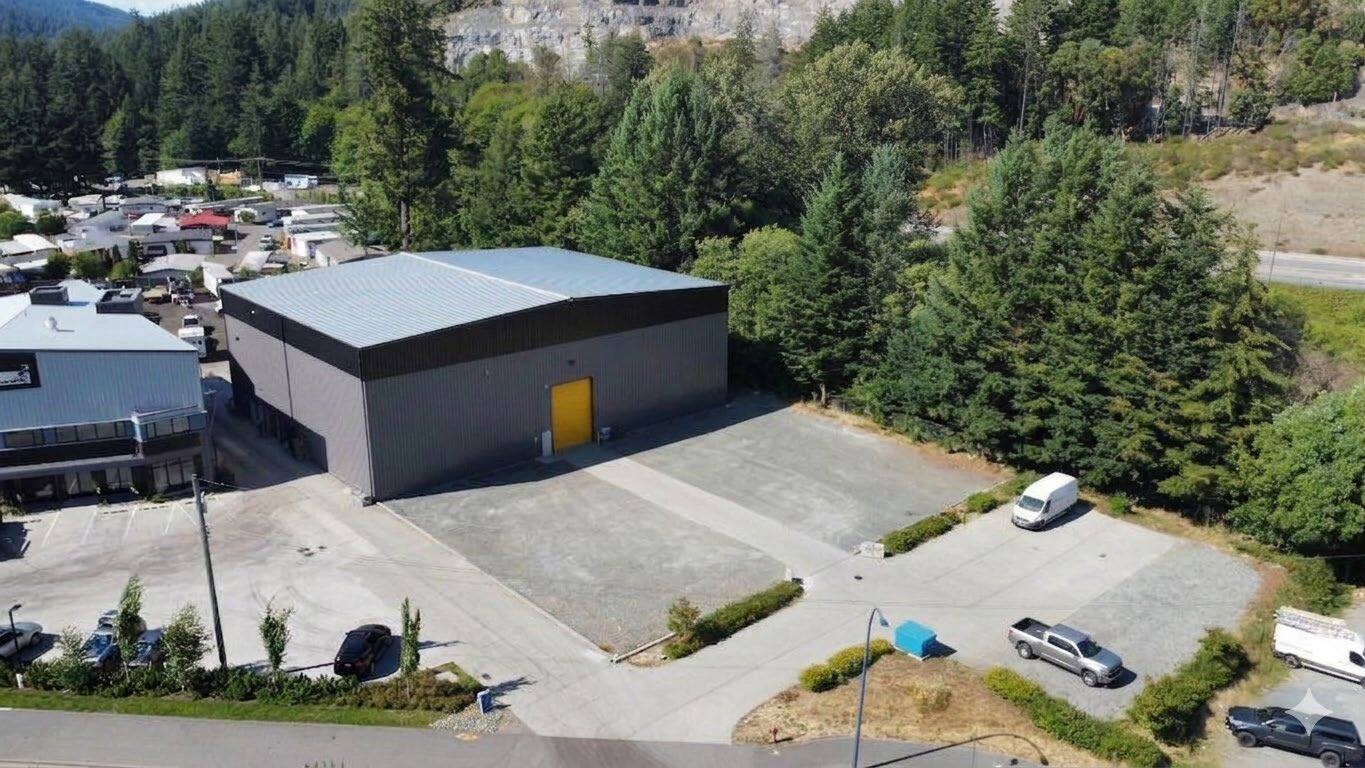 2920 Amy Rd, Langford, BC for lease Primary Photo- Image 1 of 2