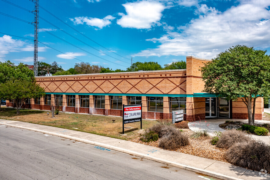 12950 Country Pky, San Antonio, TX for lease - Building Photo - Image 1 of 16