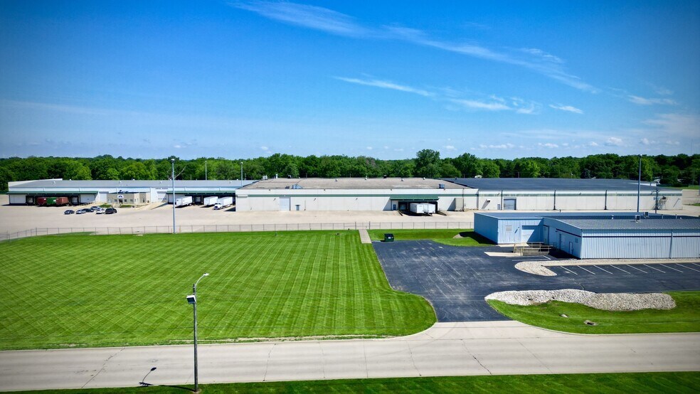 2380 E Millikin Pky, Decatur, IL à louer - Photo du bâtiment - Image 2 de 11