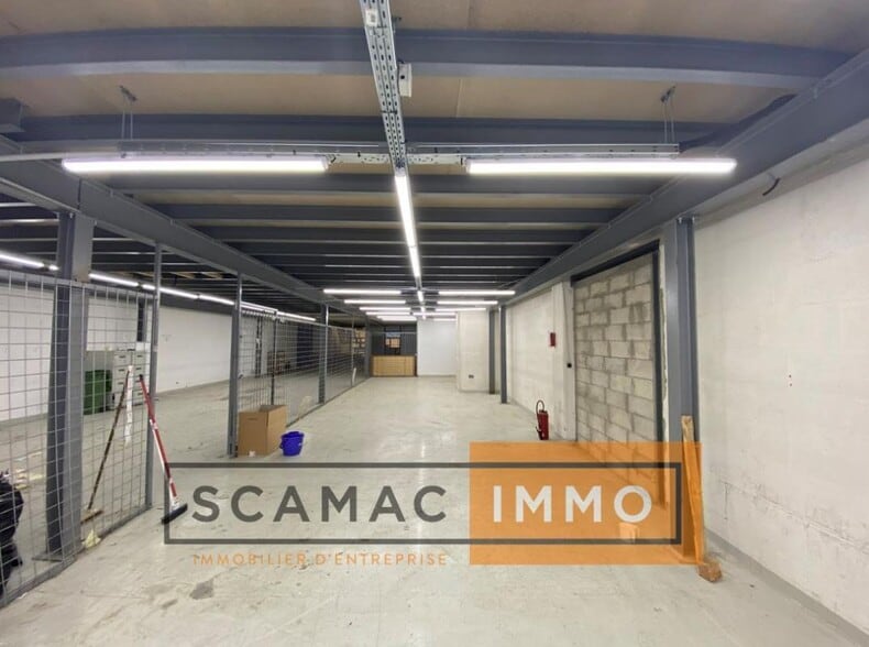 Industrial in Pantin for lease - Interior Photo - Image 2 of 15
