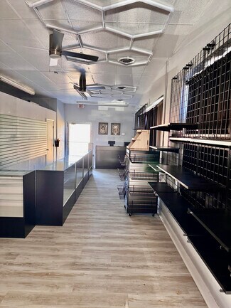 Plus de détails pour 3212-3260 N State Line Ave, Texarkana, AR - Commerce de détail à louer