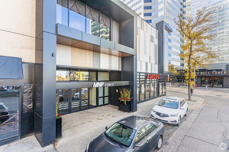 10235 101st St NW, Edmonton, AB for lease - Building Photo - Image 3 of 4