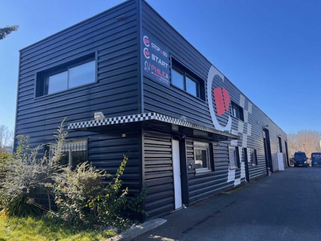 Flex in Montrabé for lease Building Photo- Image 1 of 20