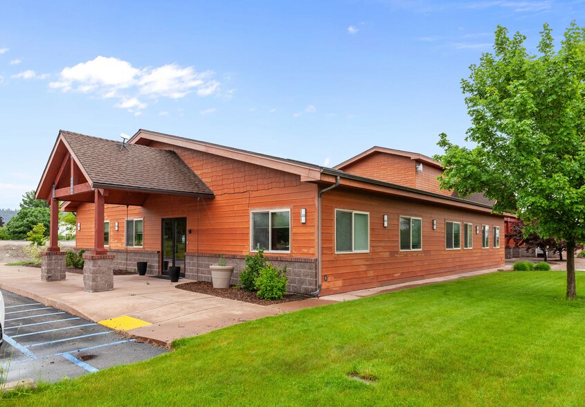 6701 N Idaho Rd, Newman Lake, WA à vendre - Photo du bâtiment - Image 2 de 14