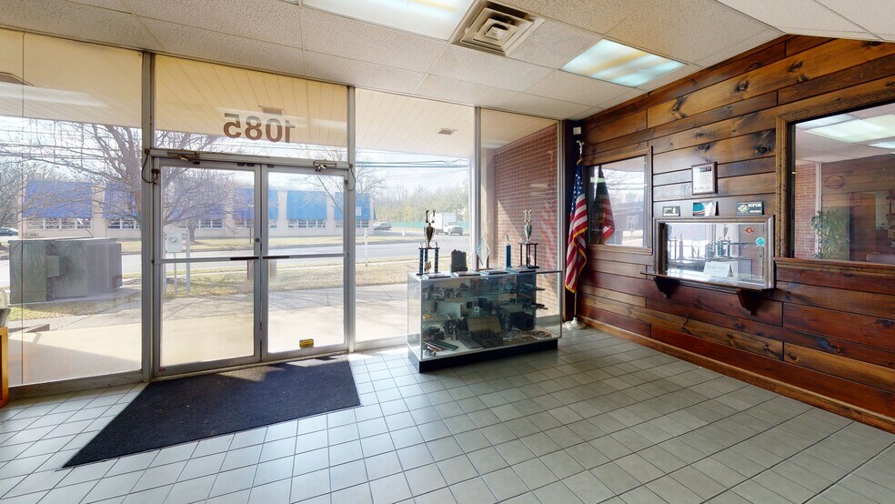 1085 Industrial Blvd, Southampton, PA à vendre - Photo du bâtiment - Image 3 de 23