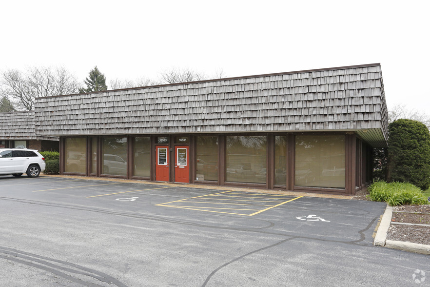 16531-16533 Oak Park Ave, Tinley Park, IL for lease - Primary Photo - Image 1 of 59