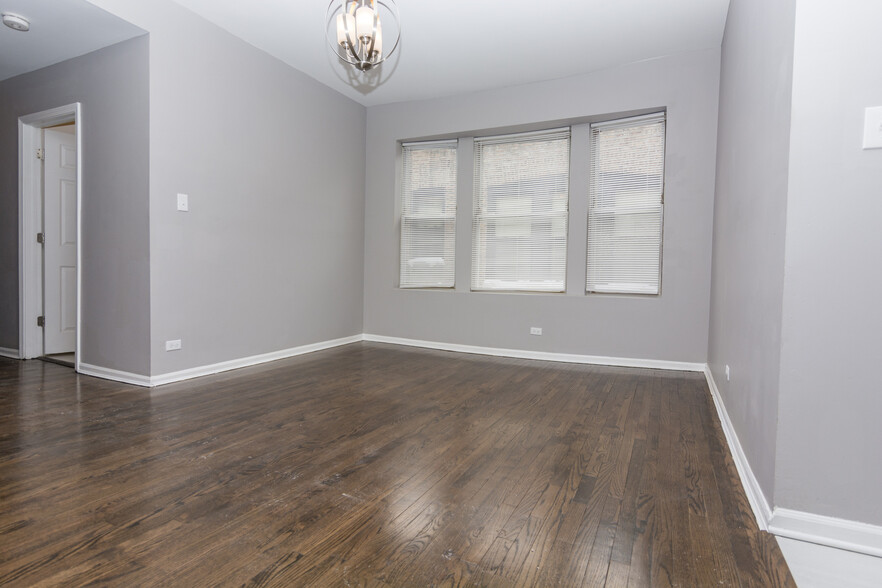 5720 S Michigan Ave, Chicago, IL for sale - Interior Photo - Image 2 of 8