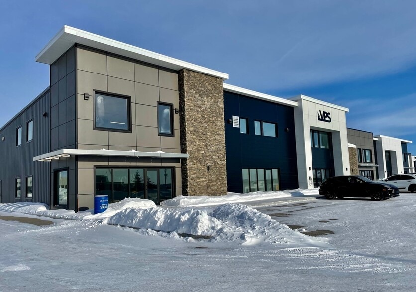 70 S Landing Dr, Oak Bluff, MB for sale - Primary Photo - Image 1 of 1