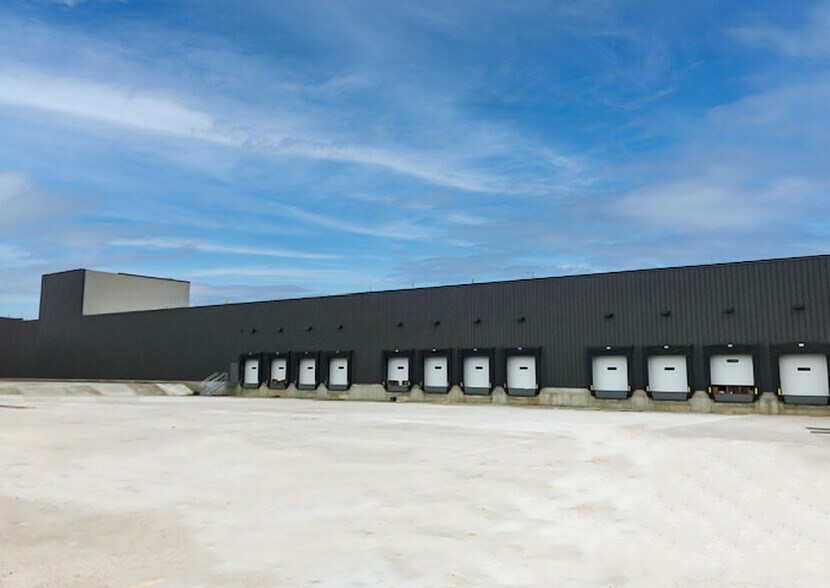 5401 Baumhart Rd, Lorain, OH à louer - Photo du bâtiment - Image 3 de 7