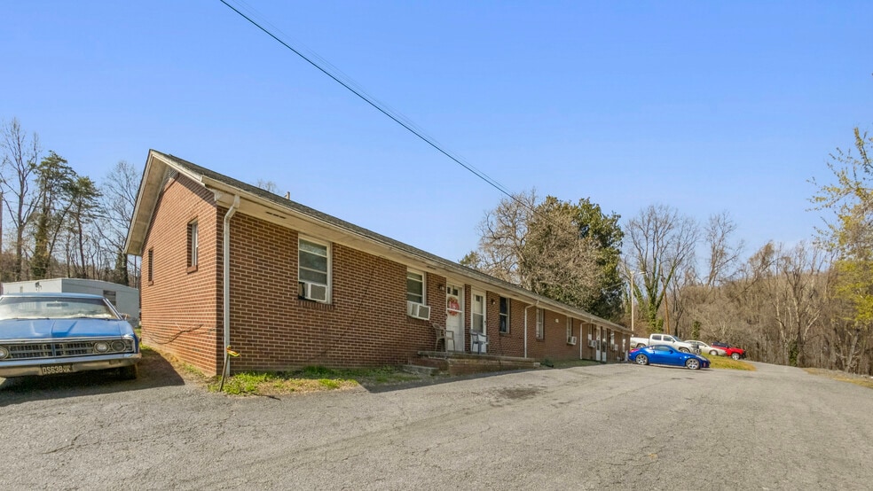 36 Evening Star Ln, Martinsville, VA for sale - Building Photo - Image 3 of 7