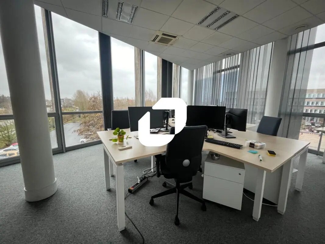 Office in VILLENEUVE-D'ASCQ for lease Building Photo- Image 1 of 18