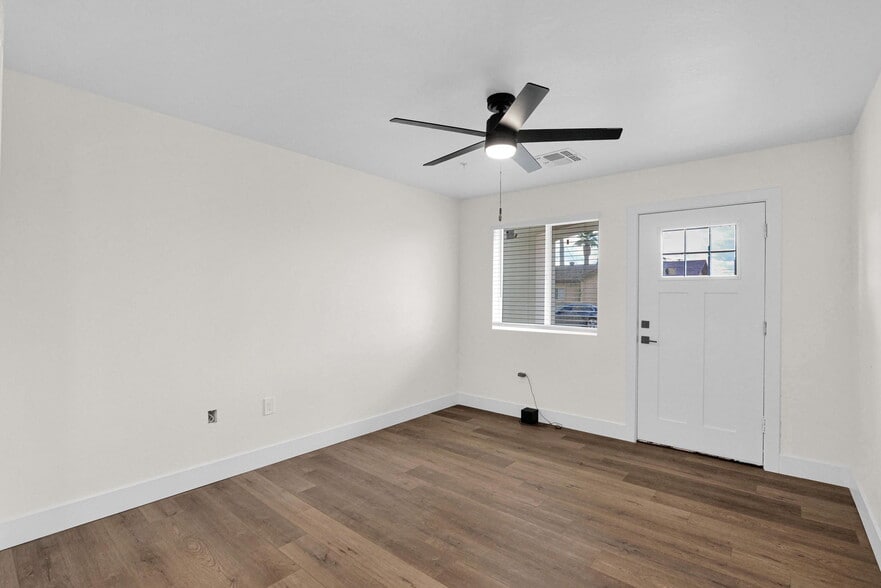 410 W Hadley St, Phoenix, AZ for sale - Building Photo - Image 3 of 16