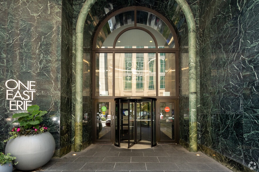 1 E Erie St, Chicago, IL for lease - Building Photo - Image 3 of 4