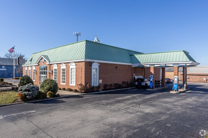 10417 Watterson Trl, Louisville, KY à louer - Photo du bâtiment - Image 3 de 7