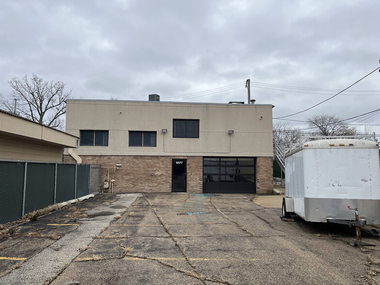 6575-6577 N Avondale Ave, Chicago, IL à louer - Photo du bâtiment - Image 1 de 31