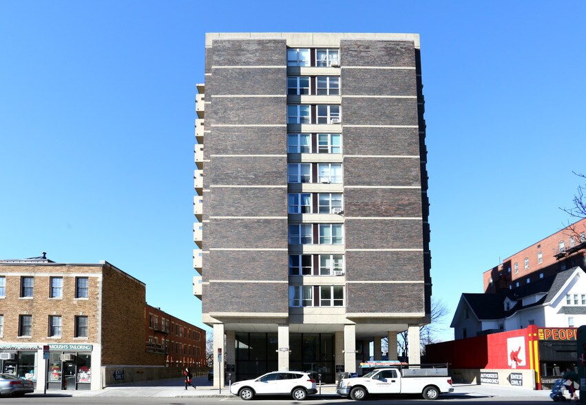872 Massachusetts Ave, Cambridge, MA à louer - Photo du bâtiment - Image 2 de 13