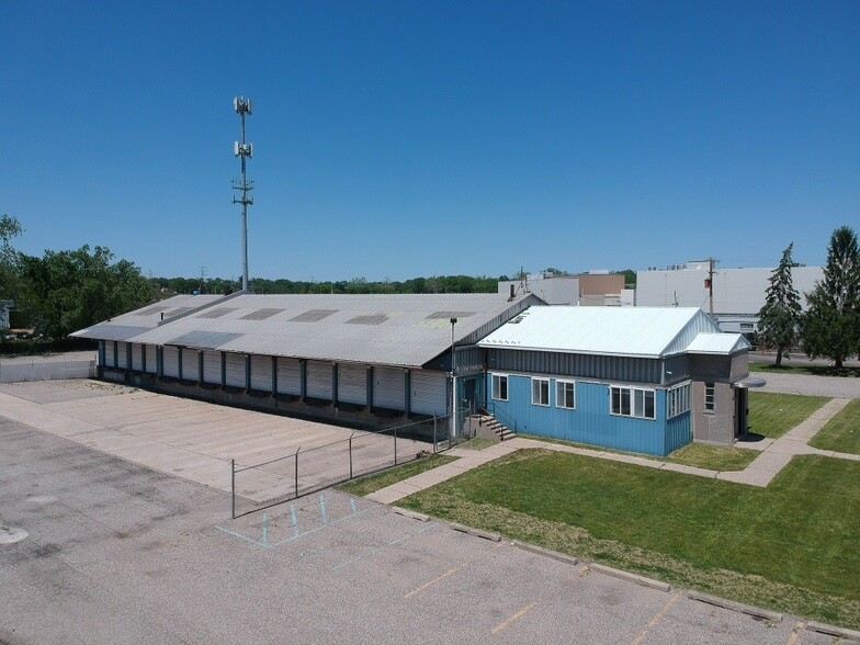 2655 Buchanan Ave SW, Grand Rapids, MI à louer - Photo du bâtiment - Image 3 de 44