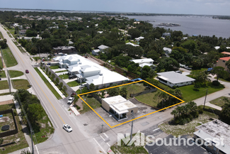 Plus de détails pour 1900 NE Dixie Hwy, Jensen Beach, FL - Vente au détail à louer