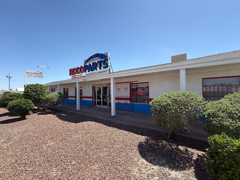 7550 Alameda Ave, El Paso, TX à vendre - Photo du bâtiment - Image 2 de 12