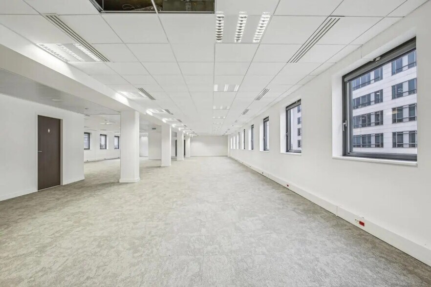 2 Rue Jacques Daguerre, Rueil-Malmaison à louer - Photo du bâtiment - Image 3 de 13