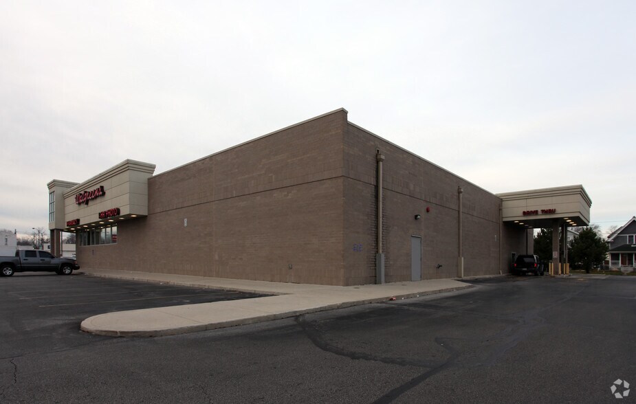 925 Woodville Rd, Toledo, OH à vendre - Photo du bâtiment - Image 2 de 3