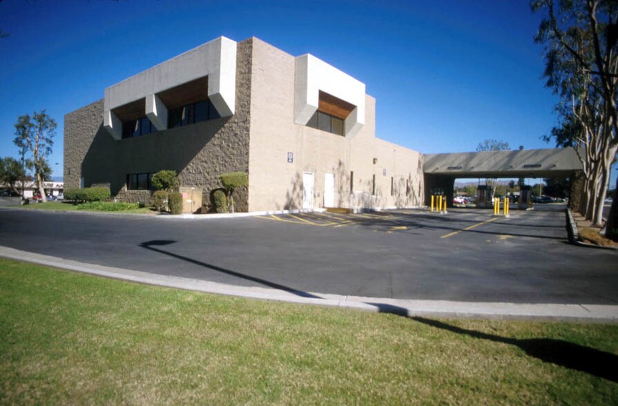 5295 Arlington Ave, Riverside, CA à louer - Photo du bâtiment - Image 2 de 6