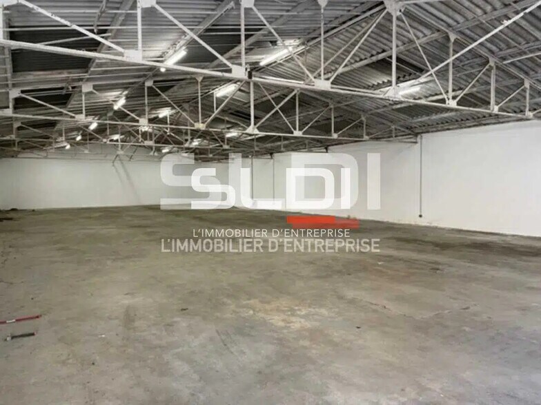 Flex in Villeurbanne for lease - Interior Photo - Image 3 of 5