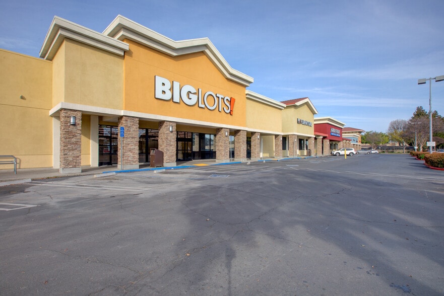 1717 Oakdale Rd, Modesto, CA for lease - Building Photo - Image 3 of 23