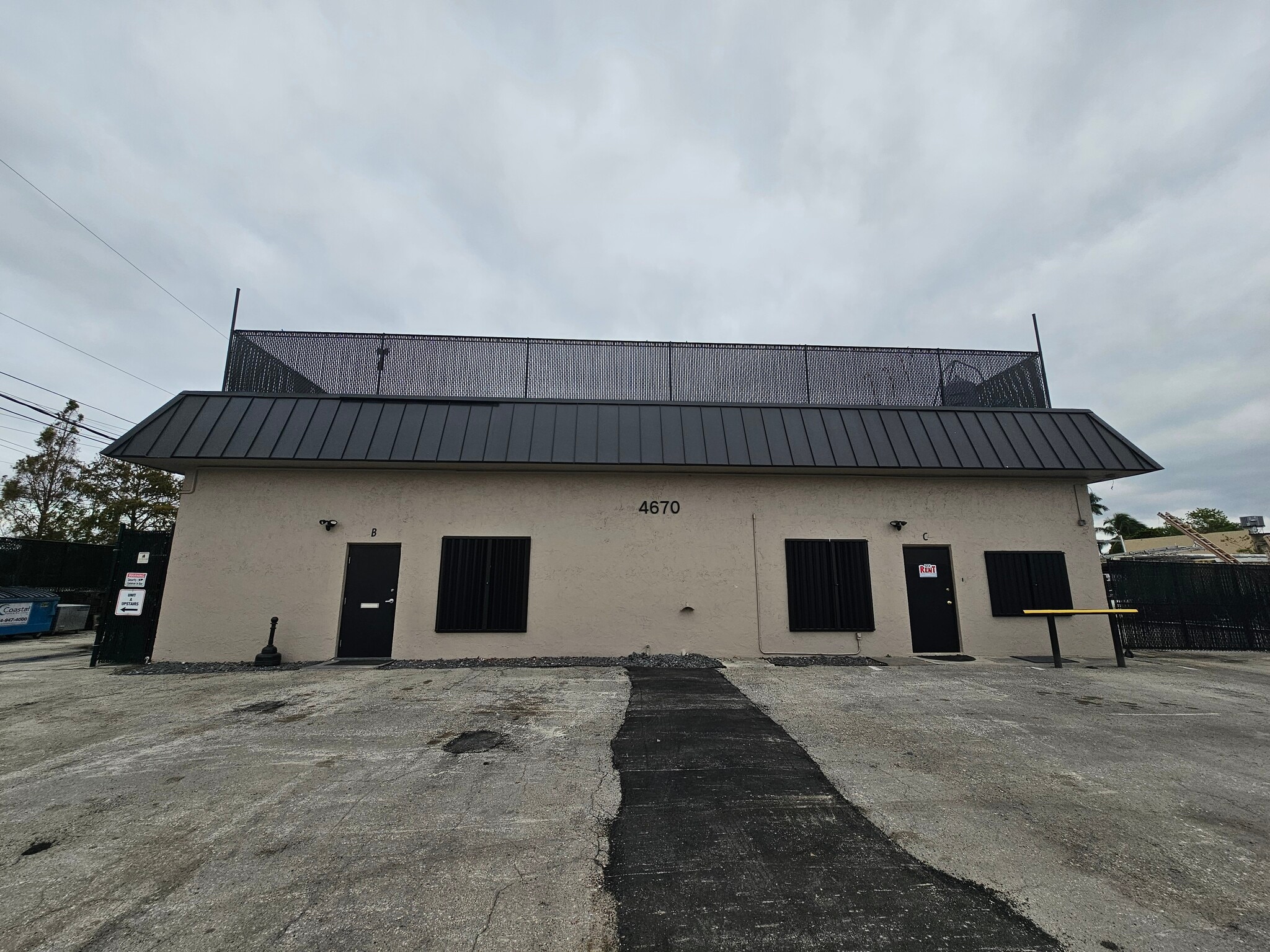 4670 SW 83rd Ter, Davie, FL for lease Primary Photo- Image 1 of 5