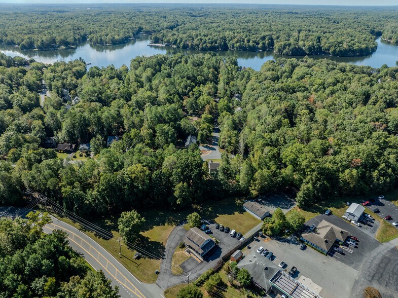 2704 Lake Monticello Rd, Palmyra, VA à vendre - Photo du bâtiment - Image 2 de 62