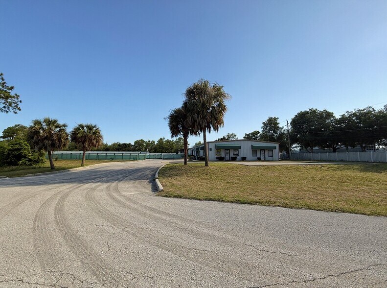 1424 N Gulf Ave, Crystal River, FL à vendre - Photo du bâtiment - Image 2 de 23