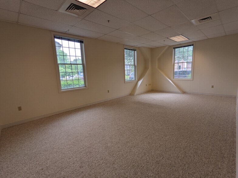 3 Lan Dr, Westford, MA à louer - Photo du bâtiment - Image 3 de 11