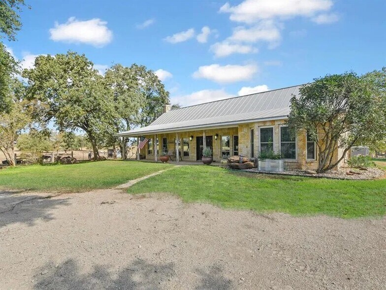 317 Orr Rd, Luling, TX à vendre - Photo du bâtiment - Image 1 de 4