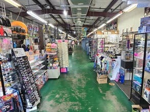 5401 W Irlo Bronson Memorial Hwy, Kissimmee, FL à louer Photo intérieure- Image 1 de 6