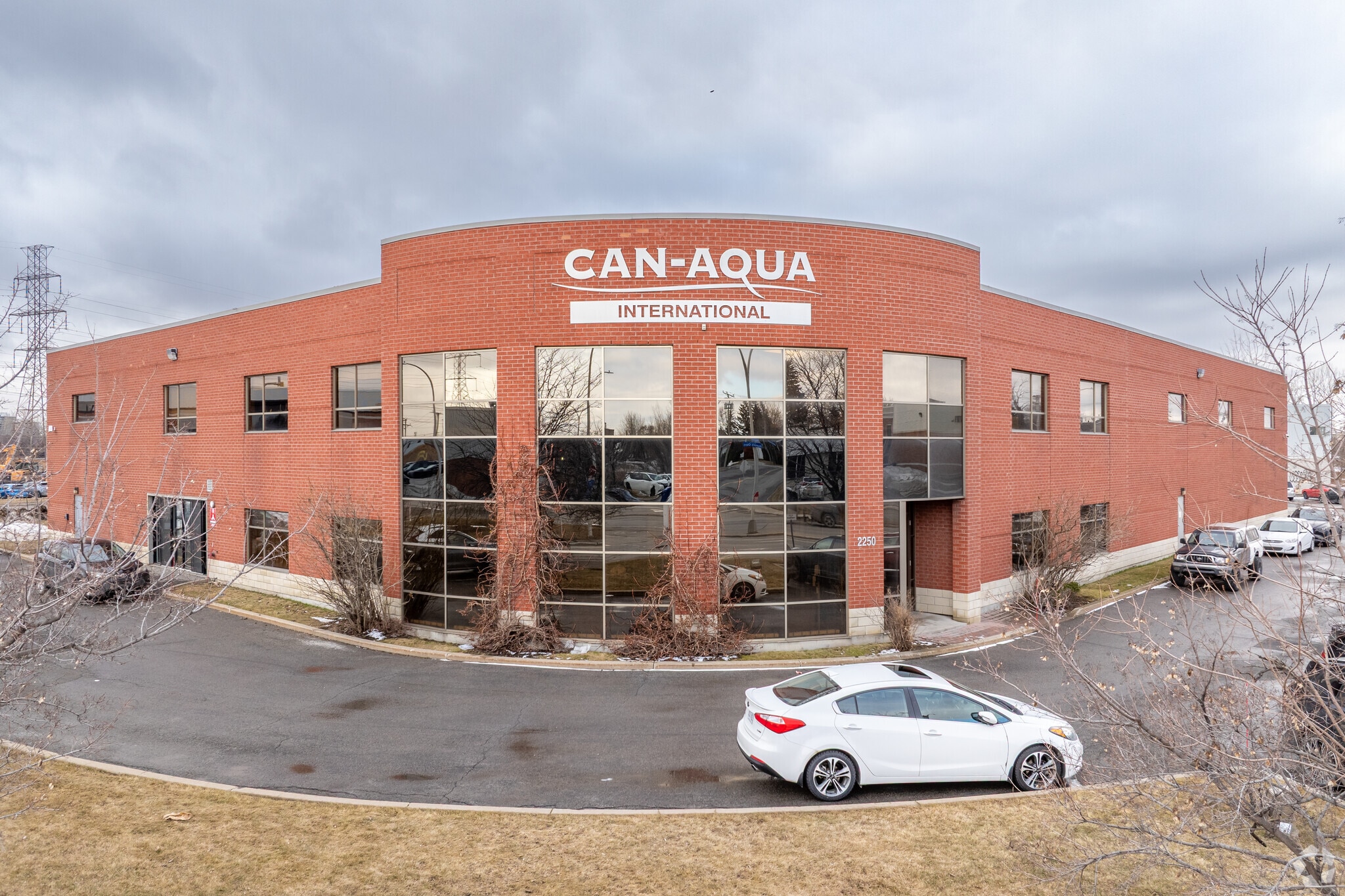 2250 Boul Dagenais O, Laval, QC for sale Primary Photo- Image 1 of 1