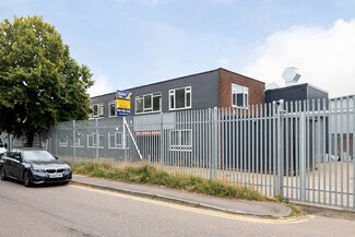 Plus de détails pour Travellers Ln, North Mymms - Industriel à vendre