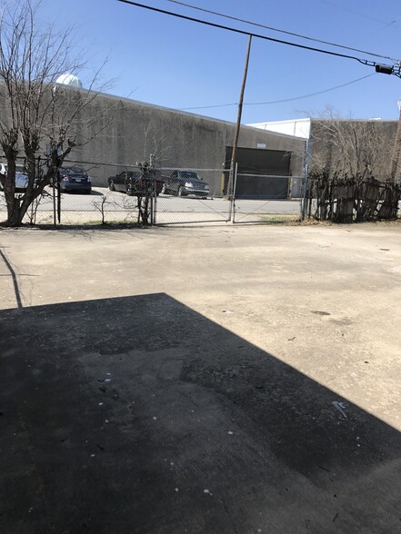 3500 Biway St, Fort Worth, TX à louer - Photo du bâtiment - Image 3 de 3
