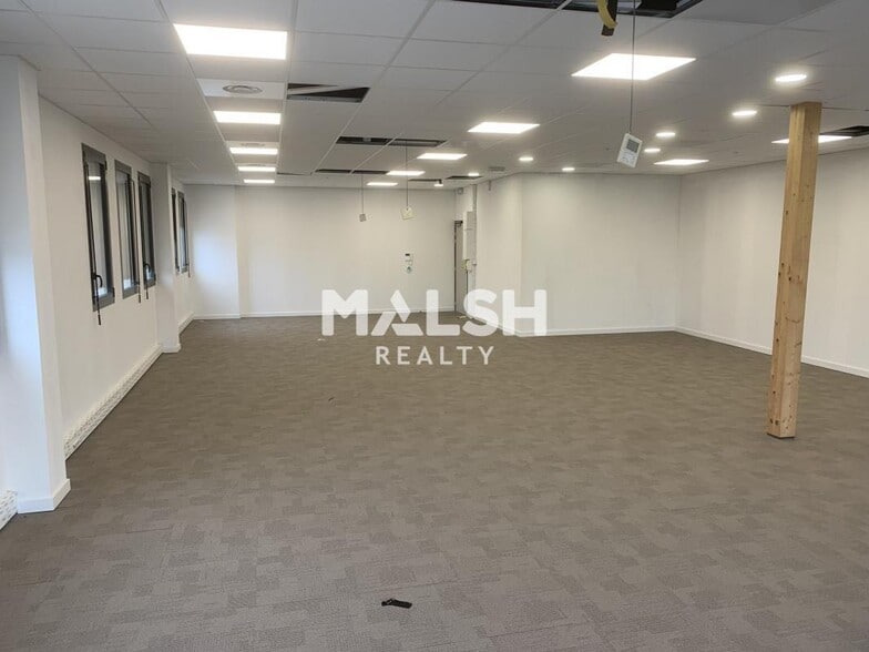 Office in Beynost for lease - Interior Photo - Image 3 of 6