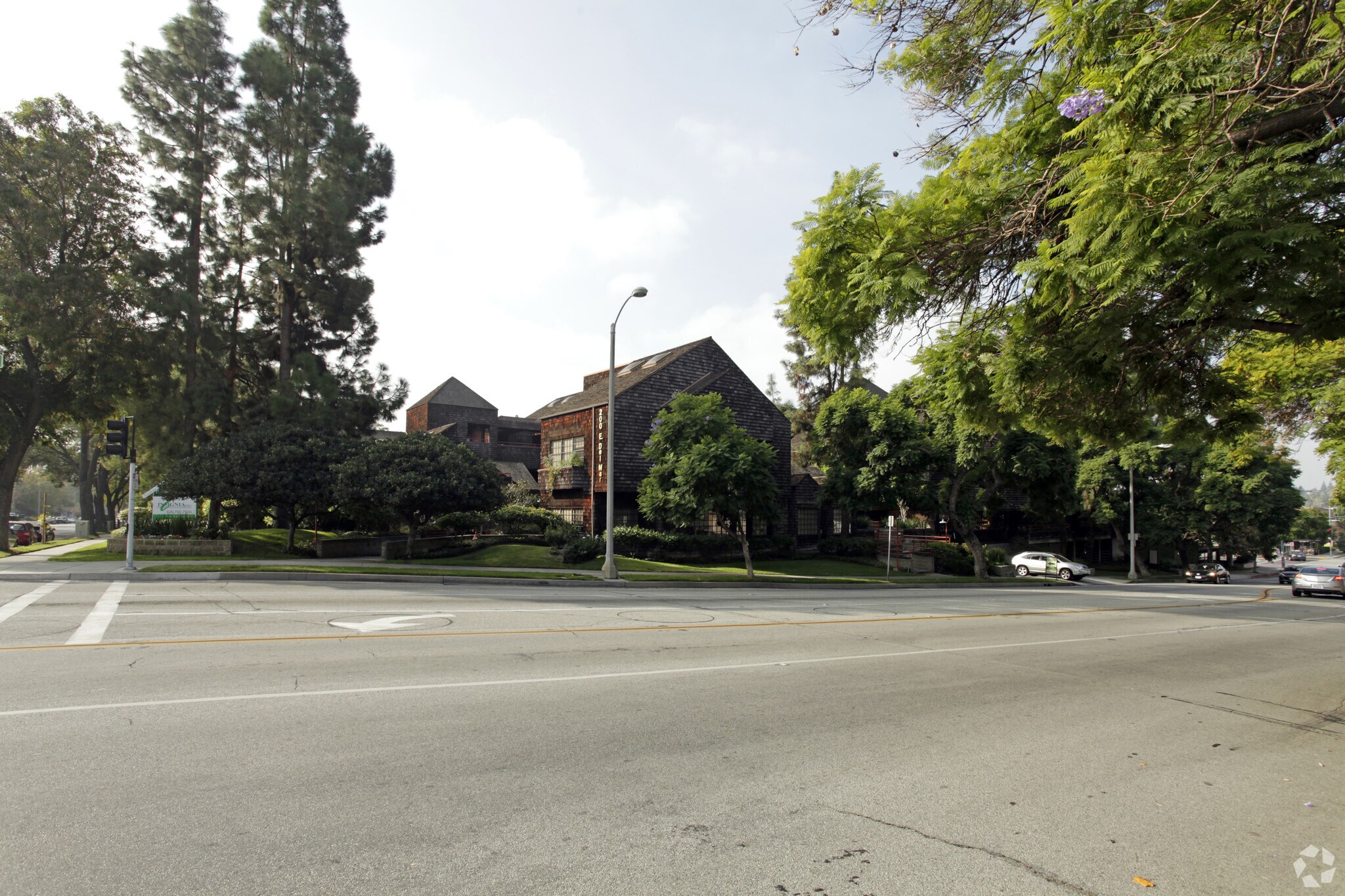 200 E Del Mar Blvd, Pasadena, CA à louer Photo du bâtiment- Image 1 de 4