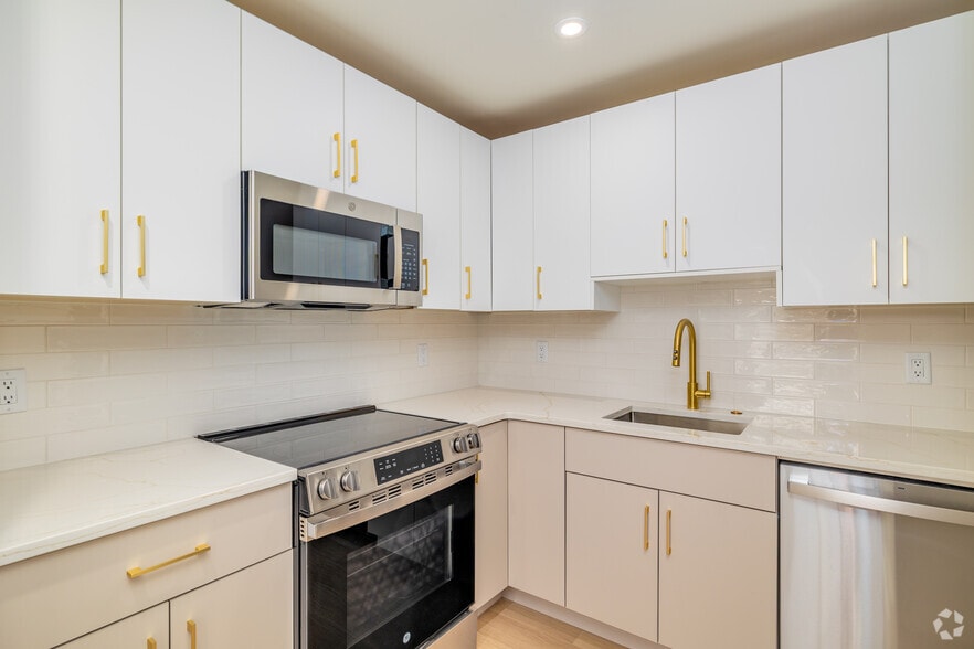 416 Vine St, Philadelphia, PA for lease - Interior Photo - Image 3 of 41