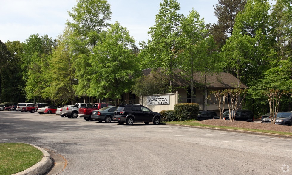 2 Riverchase Office Plz, Birmingham, AL for lease - Primary Photo - Image 1 of 5