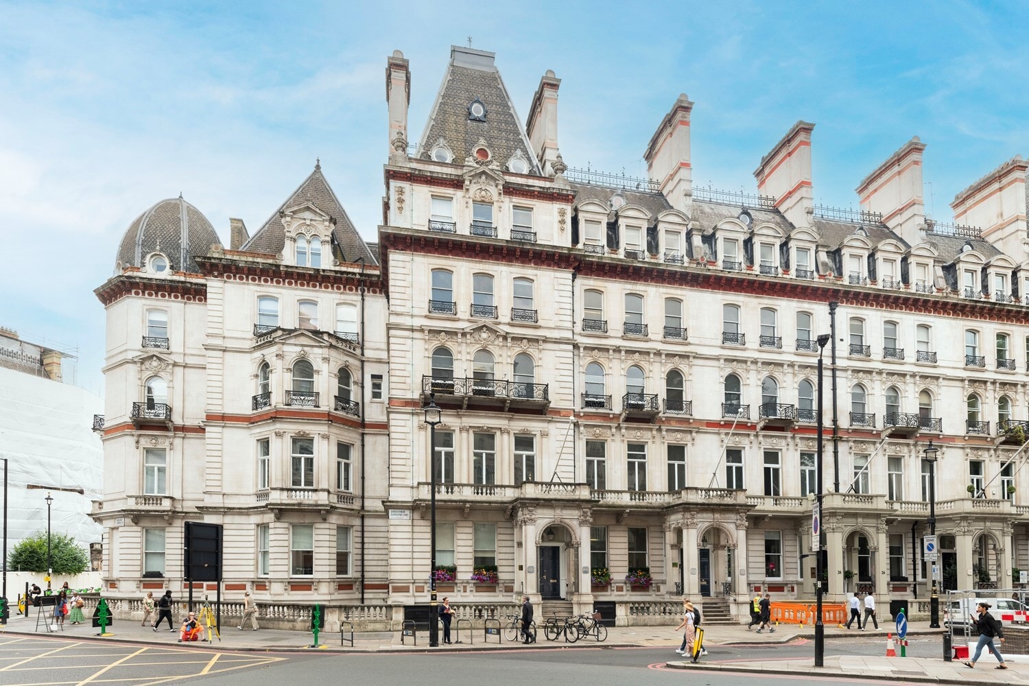 28-30 Grosvenor Gdns, London for lease Building Photo- Image 1 of 2