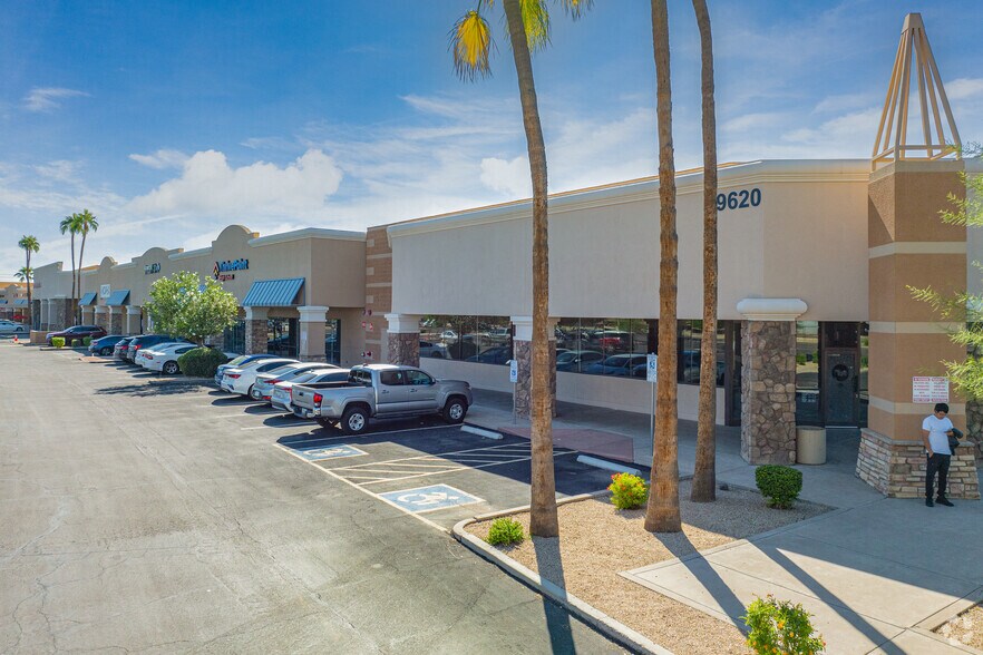 9620 N Metro Pky W, Phoenix, AZ for lease - Primary Photo - Image 1 of 1