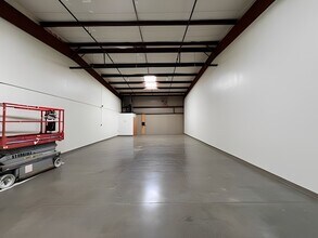 400-486 Moore Ln, Healdsburg, CA for lease Interior Photo- Image 2 of 4