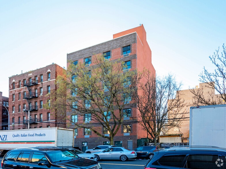 772 E 182nd St, Bronx, NY for sale - Primary Photo - Image 1 of 1