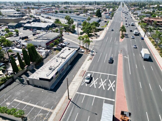 More details for 10742 Beach Blvd, Stanton, CA - Retail for Sale
