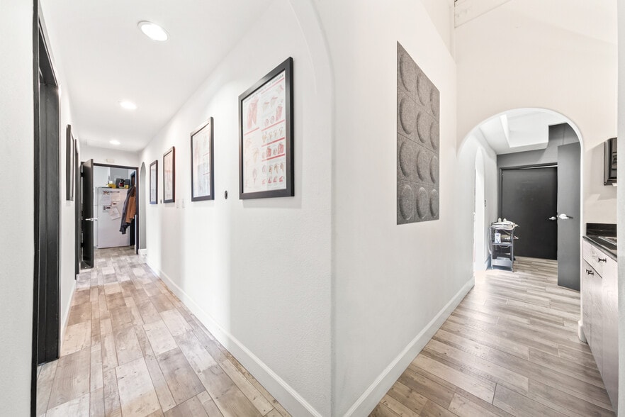 1714 17th St, Santa Monica, CA for lease - Interior Photo - Image 3 of 14