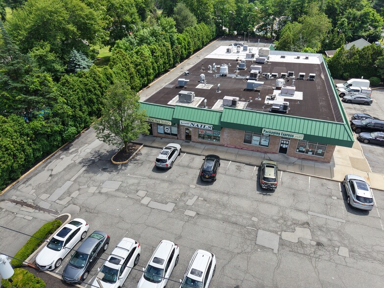 368 New Hempstead Rd, New City, NY for lease - Building Photo - Image 1 of 21