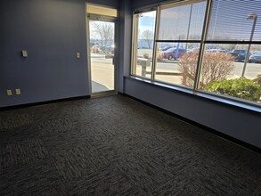 258 Corporate Dr, Madison, WI for lease Interior Photo- Image 1 of 11