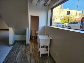 4701 Van Dam St, Long Island City, NY for lease Interior Photo- Image 1 of 5